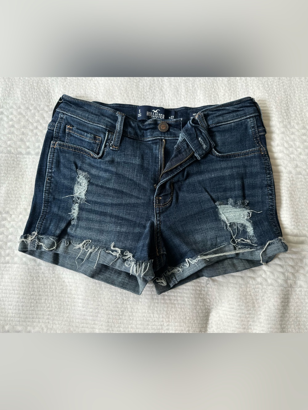 Hollister Mid Rise Short 3”